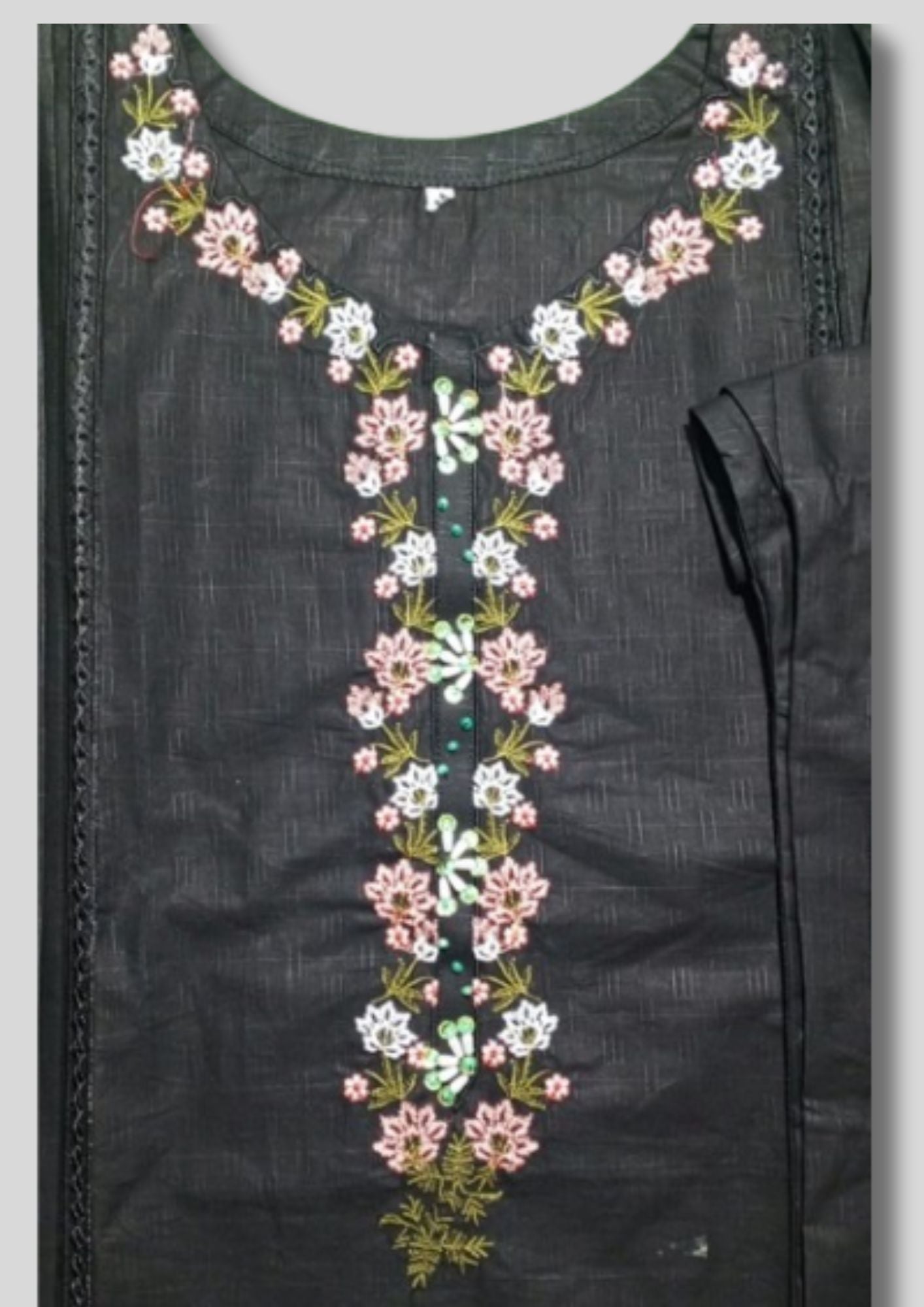 2-PieceSuit with Delicate Floral Embroidery